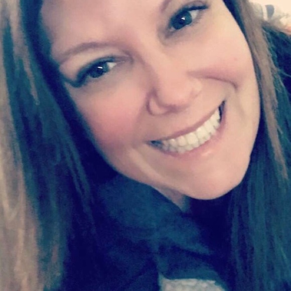 Meet your Posher, Lisa m - Picture 3 of 3